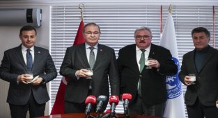 CHP Ekonomi Masası heyeti, süt üreticileri birliğini ziyaret etti