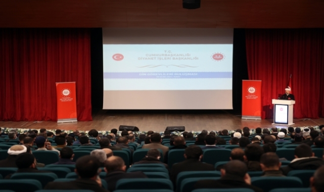 Diyanet İşleri Başkanı Ali Erbaş, Kars'ta din görevlileriyle bir araya geldi: