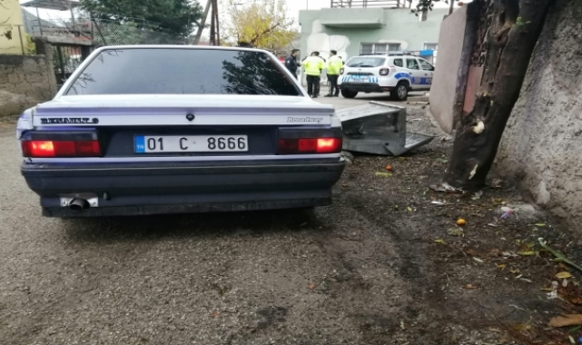 "Dur" ihtarına uymayan ve bir polisi yaralayan sürücü otomobili bırakıp kaçtı