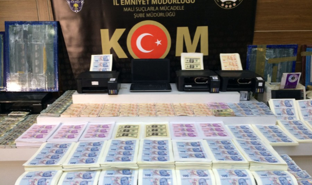 Eski kaymakam ve iki kişiye 'Parada sahtecilik' suçundan dava açıldı