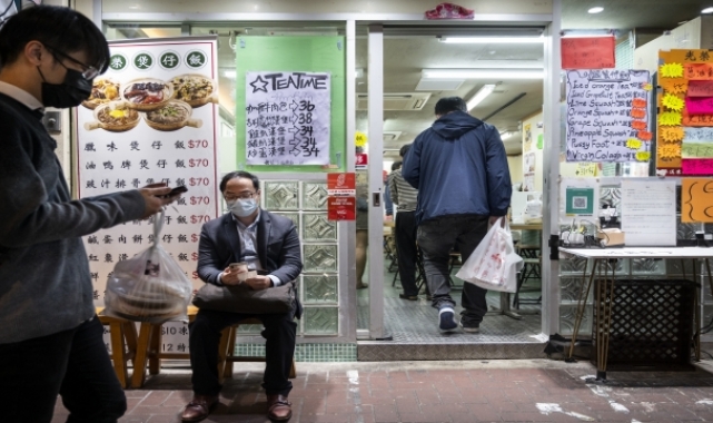 Hong Kong'da hükümet yetkilisinin doğum gününe katılan 170 kişi karantinaya alındı