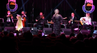 İnegöl’de Ayşe Taş İle Sanat Dolu Gece