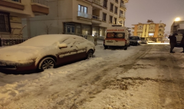 İntihar eden genç kızın anne ve babası gözaltına alındı
