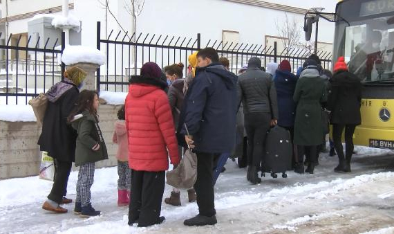 İstanbul'a girişlerin yasaklanmasıyla Bursa'da mahsur kalan 450 yolcu misafir edildi