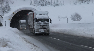 İstanbul ile Ankara arasında D-100 Devlet Yolu ve TEM Otoyolu trafiğe açıldı