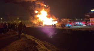 İstanbul'da köpük fabrikasında yangın çıktı 