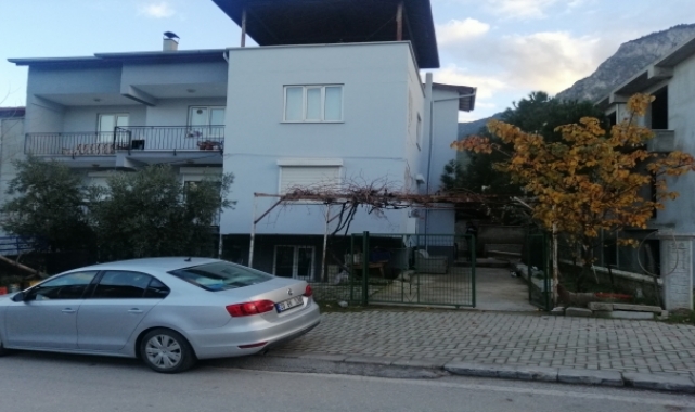 Karısıyla ilişkisi olduğunu öne sürdüğü kişinin otomobiline patlayıcı yerleştiren şüpheli yakalandı