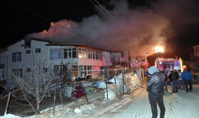 Kırıkkale'de müstakil evin çatısı yandı