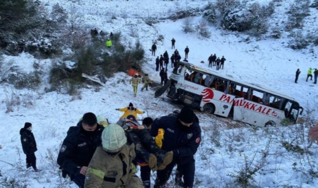 Kuzey Marmara Otoyolu'nda otobüs devrildi: 3 ölü, 19 yaralı