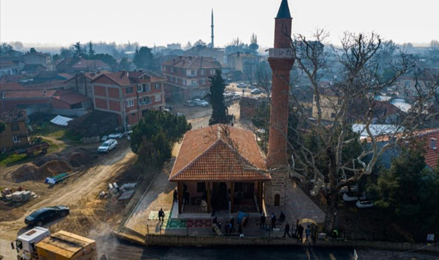 Tarihi İvaz Paşa Camii restorasyon sonrası yeniden ibadete açıldı