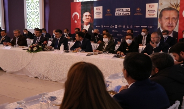 Tarım ve Orman Bakanı Pakdemirli, Kütahya'da sektör temsilcileriyle buluştu: