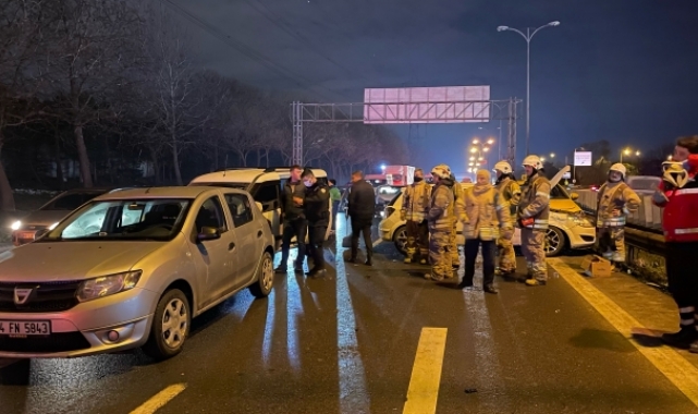 TEM Esenler mevkisindeki zincirleme kazada 4 kişi yaralandı
