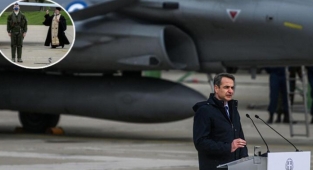 Türkiye korkusuyla almışlardı! Atina'da savaş jeti bayramı