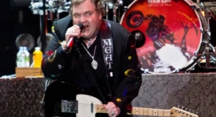 Ünlü müzisyen Meat Loaf hayatını kaybetti