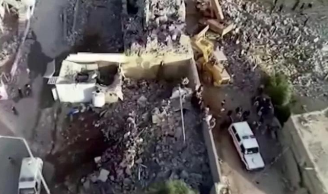 Yemen'in kuzeyindeki hapishaneye düzenlenen hava saldırısında onlarca kişi öldü