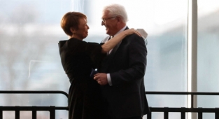 Almanya'da Steinmeier yeniden cumhurbaşkanı seçildi