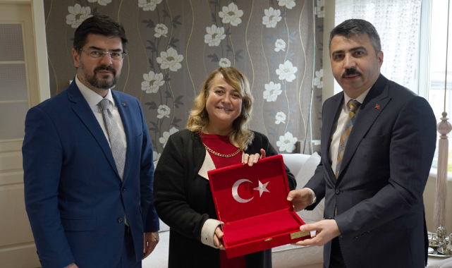 Başkan Yılmaz'dan şehit ailesine kandil ziyareti