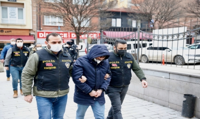 Eskişehir'de kahvehaneci cinayetinin şüphelileri adliyeye sevk edildi