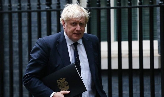 İngiltere Başbakanı Johnson'ın 4 kıdemli yardımcısı art arda istifa etti