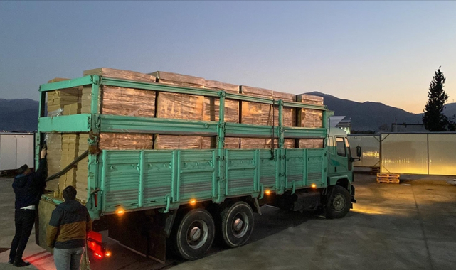 İzmir'de kaçak sigara fabrikasına yönelik operasyonda 18 gözaltı