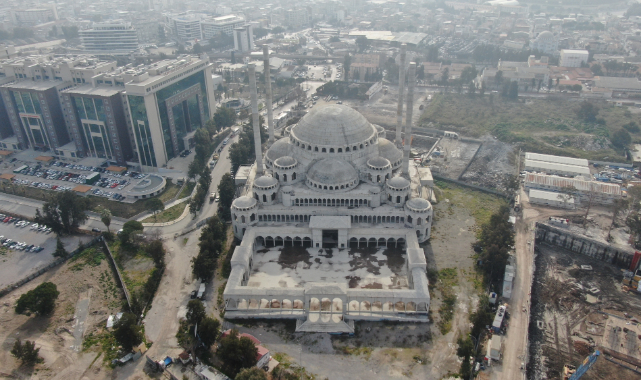 İzmir’in bitmeyen protokol camisi