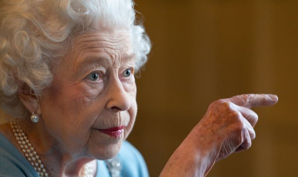 Kraliçe Elizabeth varislerini açıkladı