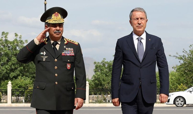 Milli Savunma Bakanı Akar, Azerbaycan Savunma Bakanı Hasanov ile görüştü
