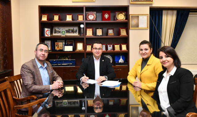 Mustafakemalpaşa Belediyesinde giysi toplama protokolü