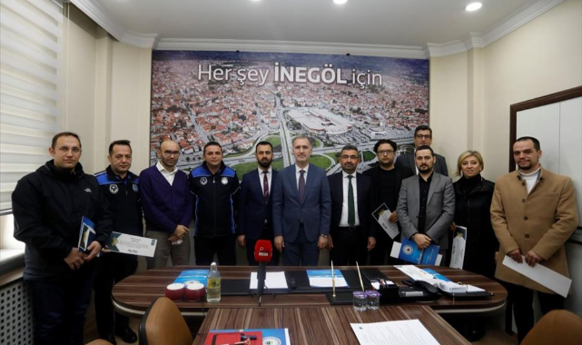 Projesi onaylanan personeller ödüllerini aldı