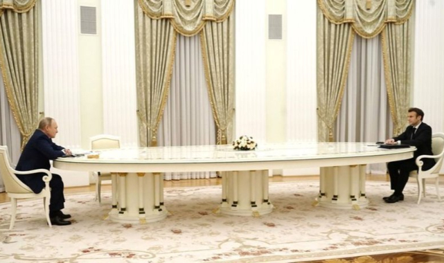 Rusya Putin ve Macron'un görüşmesine damga vuran masa
