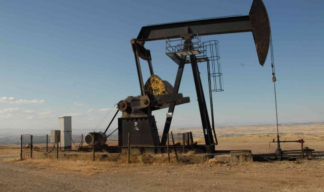 Rusya'nın saldırı başlatmasıyla Brent petrol 102 doları gördü
