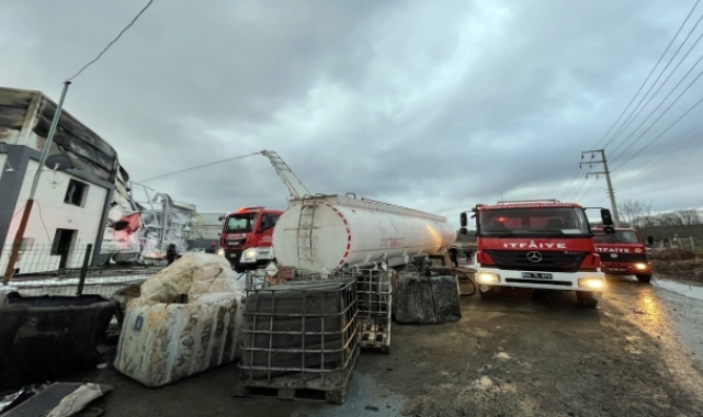 Sakarya'da geri dönüşüm fabrikasında çıkan yangın söndürüldü