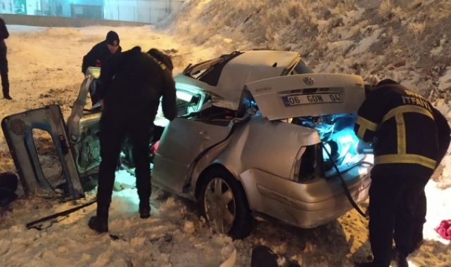 Sivas'ta devrilen otomobilin sürücüsü hayatını kaybetti