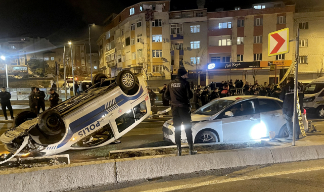 Sultangazi'de şüpheli otomobili kovalayan polis aracı takla attı