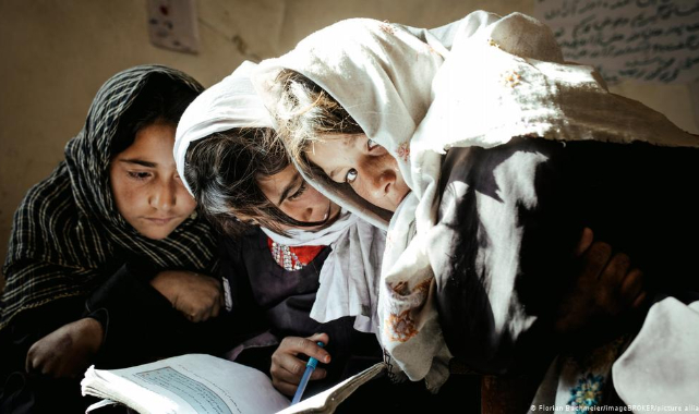 Taliban üyeleri çocuklarını eğitim için yurt dışına gönderiyor