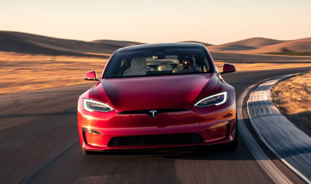 Tesla, 54 bin aracını geri çağırıyor