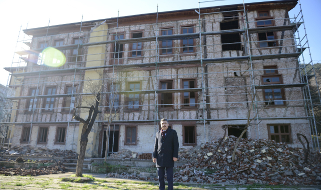Yıldırım ‘tarihi’ ayağa kaldırıyor