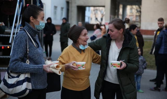 AFAD, Lviv'de Ukraynalılara sıcak yemek dağıttı