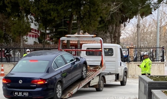 Alacağını alamayan işçi belediyenin makam aracını haczettirdi