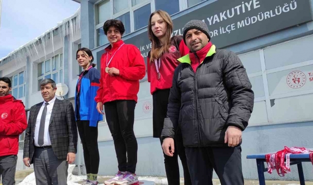 Atletizm yarışmasında şampiyon Reşit Karabacak