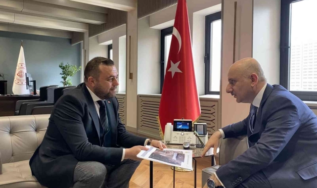 Bakan Karaismailoğlu'na 'Seferihisar'a özel' videolu sunum