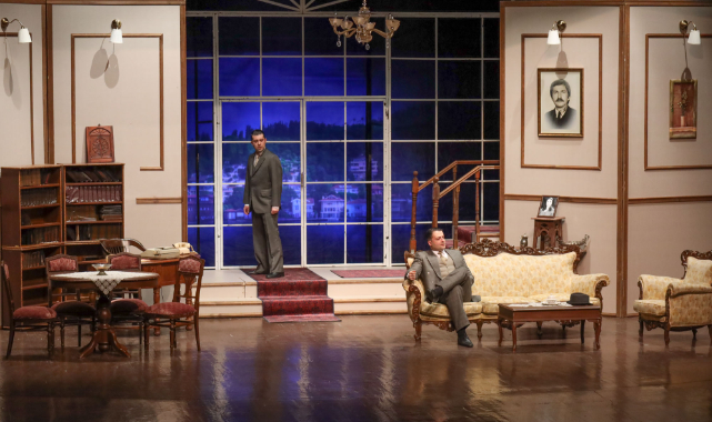 'Bir Adam Yaratmak' Uşak’ta izleyici ile buluştu