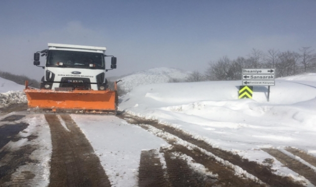Bursa'da kar nedeniyle kapanan 276 mahallenin yolu açıldı
