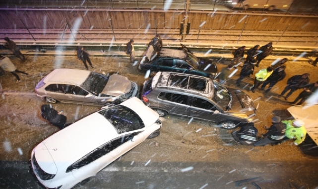 Bursa'da zincirleme trafik kazasında 2 kişi yaralandı