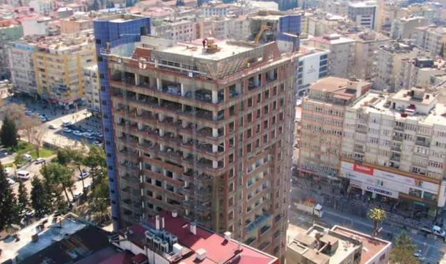 Dünyanın en saçma binasının yüzde otuzu yıkıldı