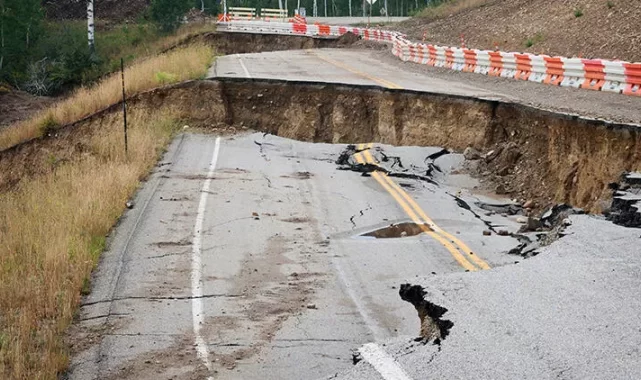 Ekvador'da toprak kayması: 4 ölü, 11 yaralı