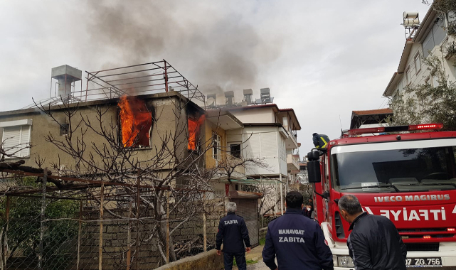 Evi yanan yaşlı kadın, paralarına ağladı