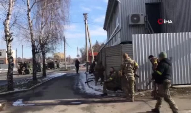 Harkov'da Rus askerleri rehin alındı