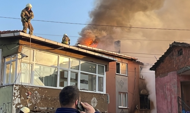 İstanbul'da apartmanda çıkan ve bitişik binalara da sıçrayan yangın söndürüldü