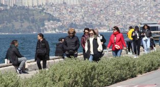 İzmir'de hava ısındı; vatandaşlar Kordonboyu'na akın etti